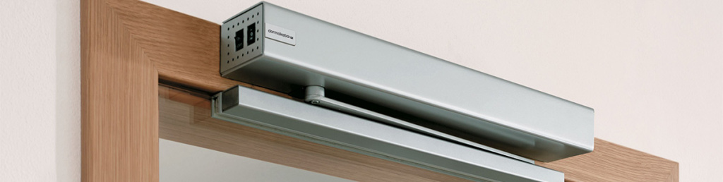 Drive for swing doors